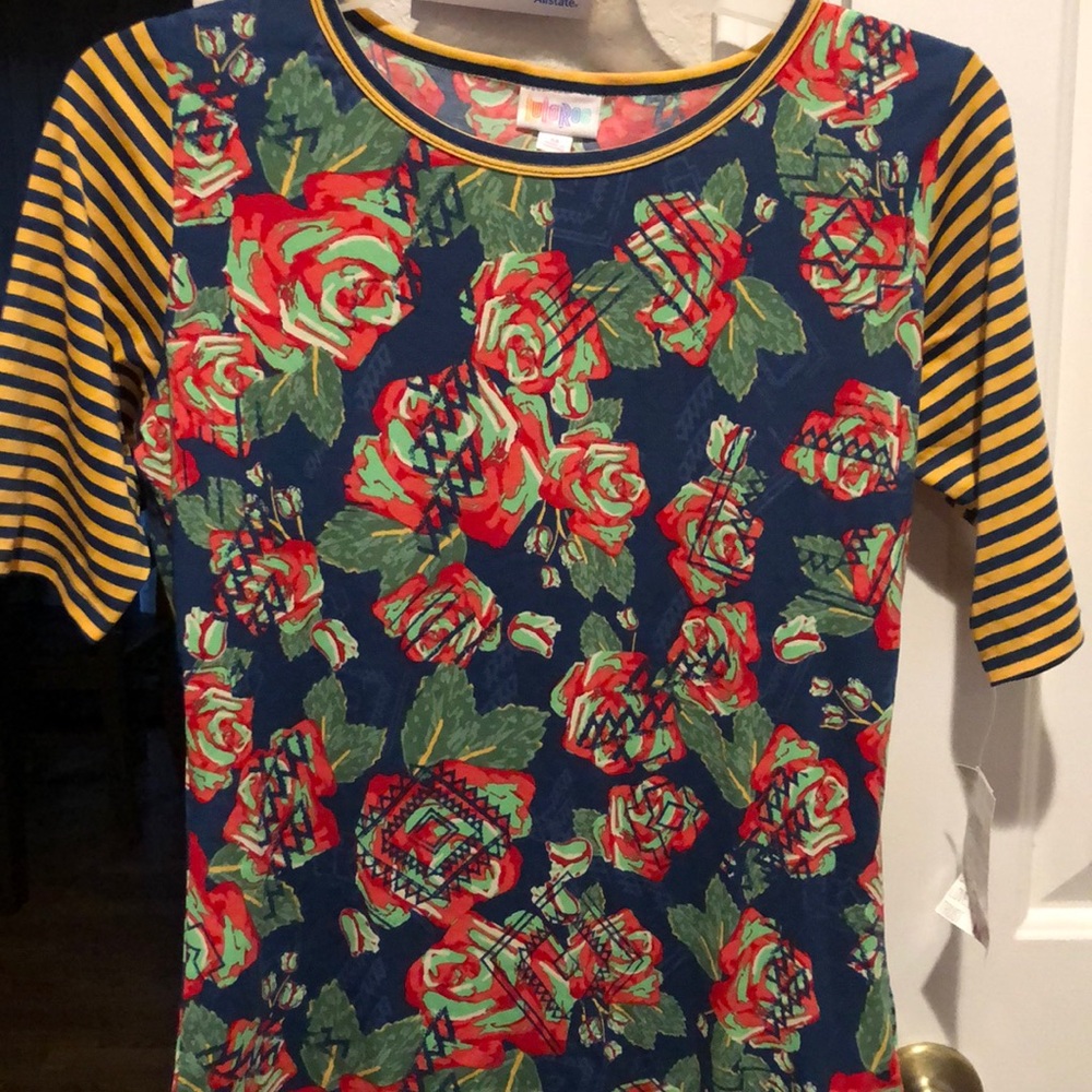 Lularoe Gigi striped and roses Bnwt medium